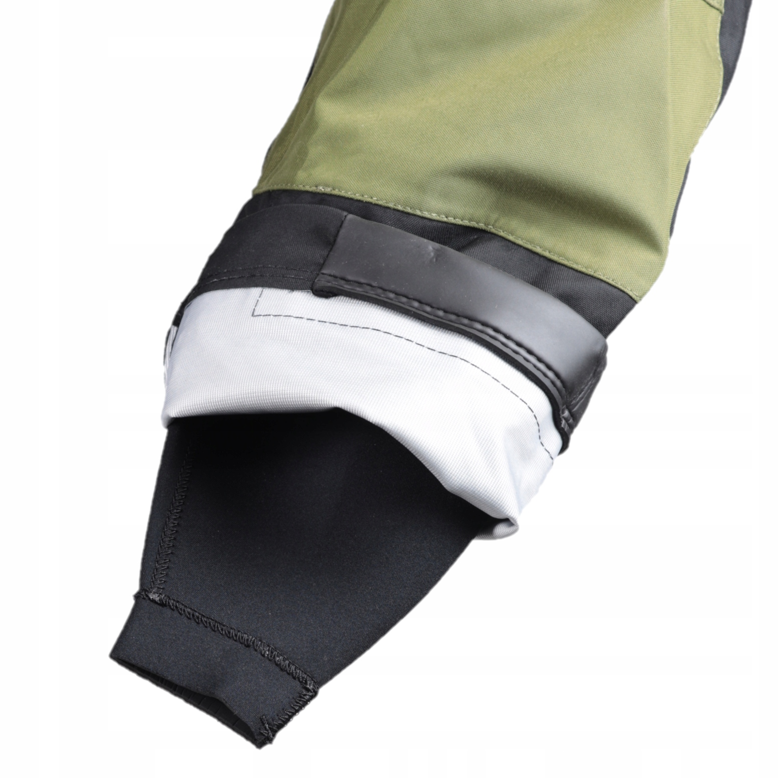 16208088045_9.jpg 16208088045